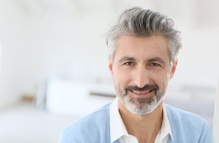 CHEVEUX GRIS : 3 SOLUTIONS POUR LES HOMMES (TEXTE ET VIDÉO)