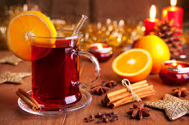 ODEUR DE NOEL : LA RECETTE DU VIN CHAUD À PARTAGER CHEZ SOI ENTRE AMIS