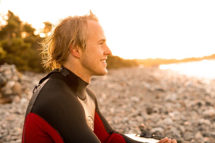 COMMENT PRENDRE SOIN DE VOS CHEVEUX EN ÉTÉ POUR ÉVITER QU’ILS NE S’ABÎMENT ?